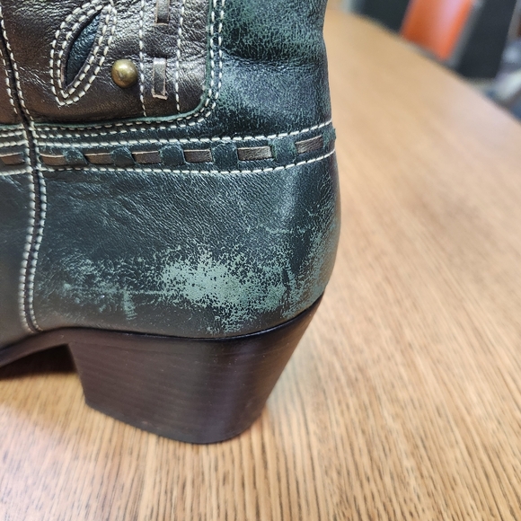 Womens Cole Haan boots - Picture 6 of 7